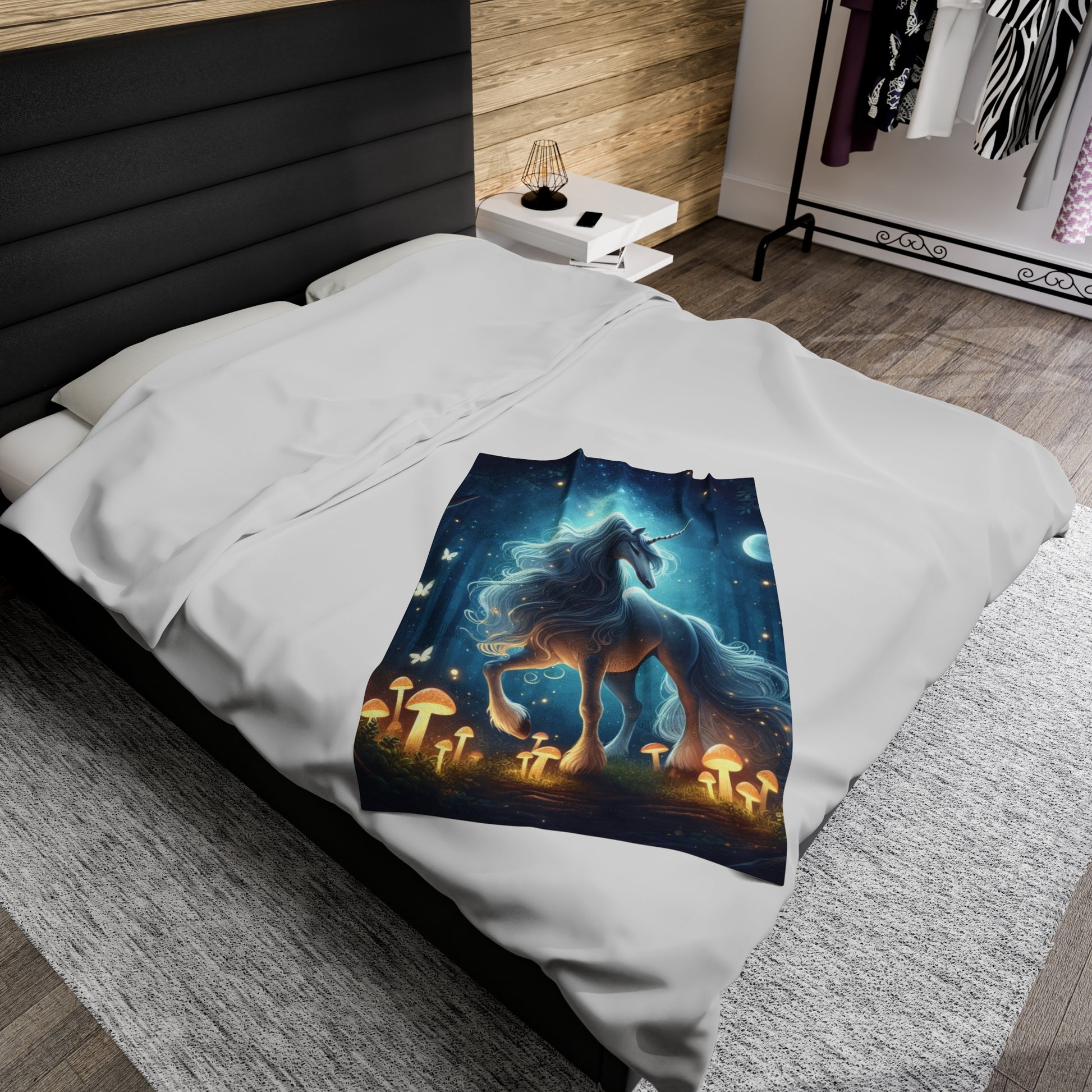 Unicorn in Full Moon -plush blanket